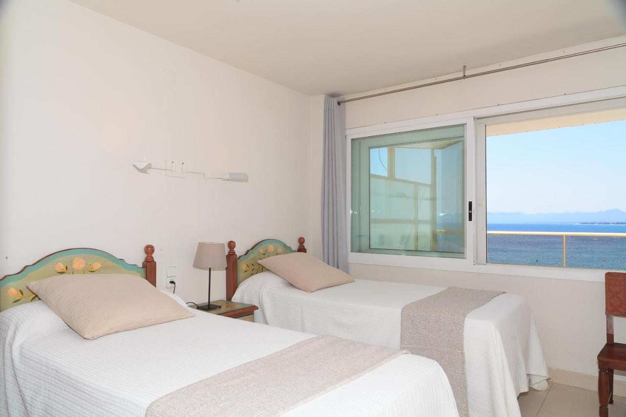 Uhc Barcino Apartments Салоу Екстериор снимка