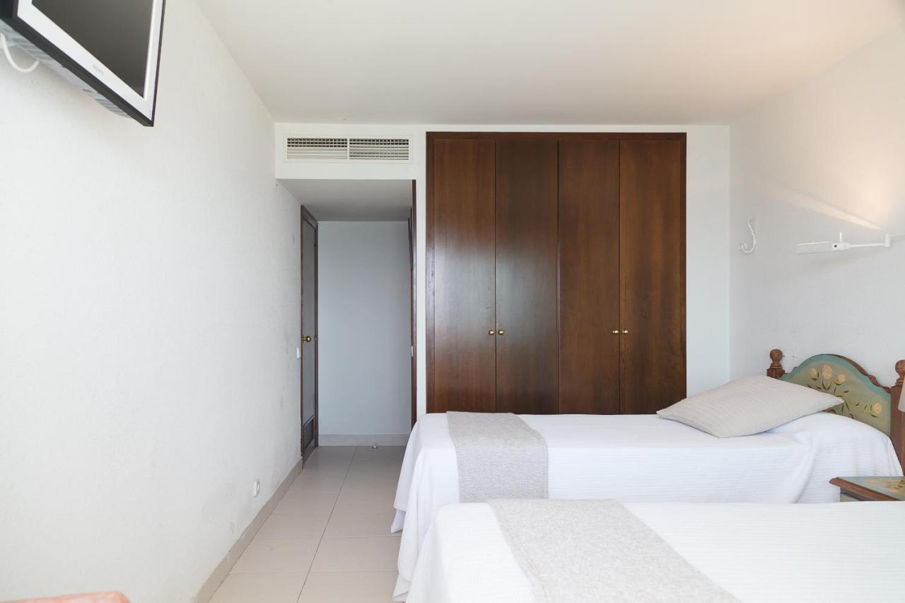 Uhc Barcino Apartments Салоу Екстериор снимка